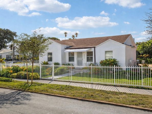 6402 NW 8th Ave, Miami FL 33150