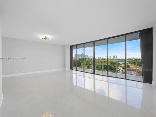 20281 E Country Club Dr 501, Aventura FL 33180