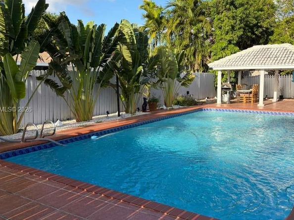 10321 SW 17th St, Miami FL 33165