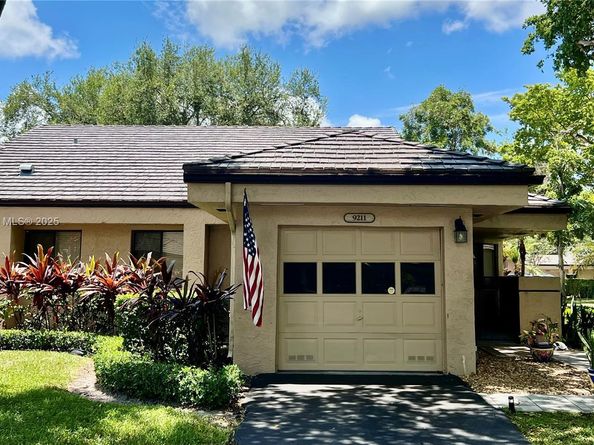 9211 Chelsea Drive N, Plantation FL 33324