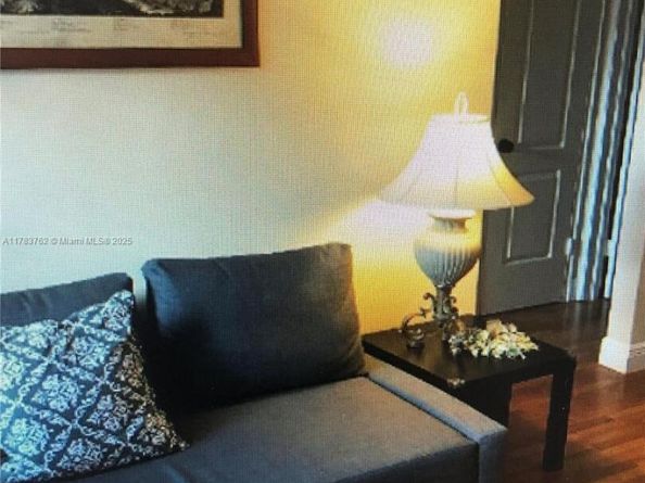 30 Almeria Ave 6, Coral Gables FL 33134