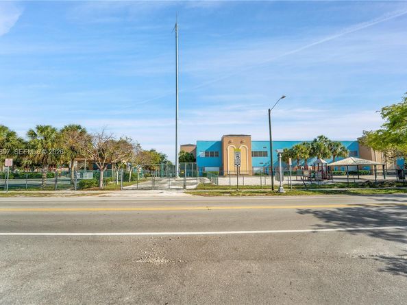 919 Hillcrest Dr 210, Hollywood FL 33021