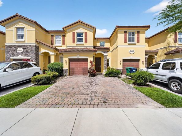 8766 NW 112th Path, Doral FL 33178