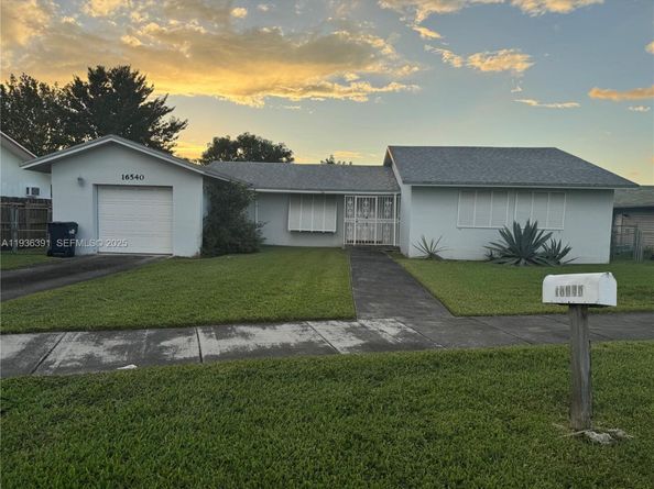 16540 SW 104th Ave, Miami FL 33157