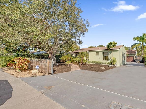 1520 NW 3rd Ave, Fort Lauderdale FL 33311