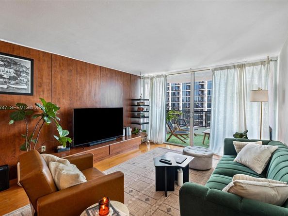 555 NE 15th St 26F, Miami FL 33132