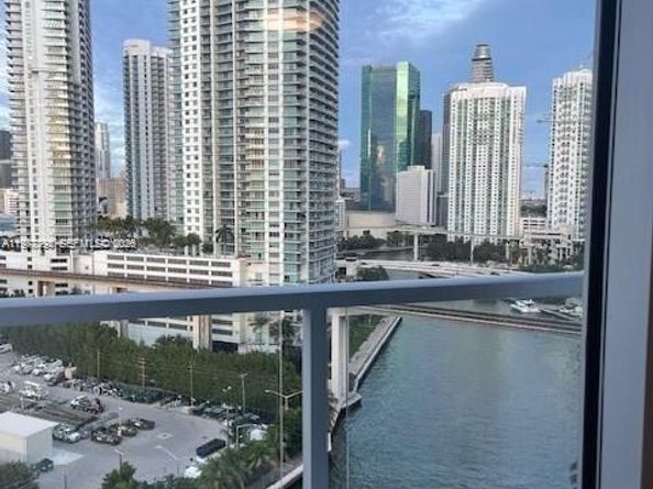 185 SW 7th St 1605, Miami FL 33130