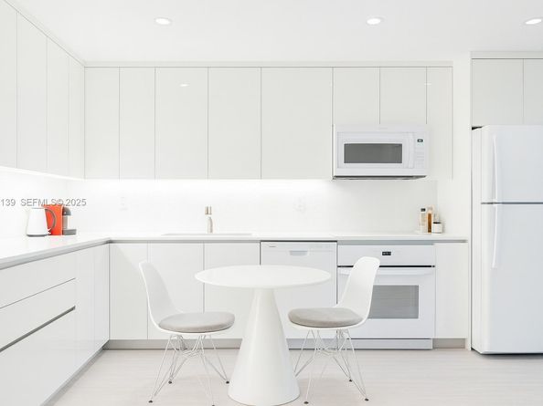 2301 Collins Ave 636, Miami Beach FL 33139