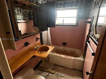 55 NE 171st Ter