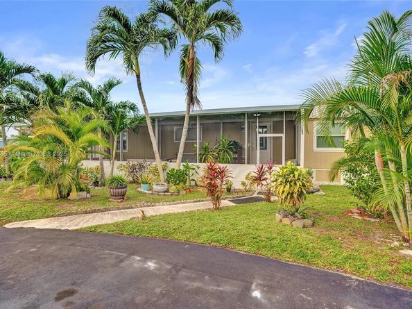 11201 SW 55th St Lot E43, Miramar FL 33025