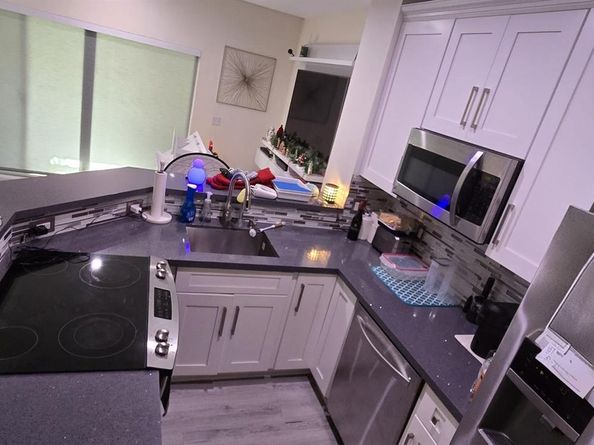 12140 SW 4th St, Pembroke Pines FL 33025