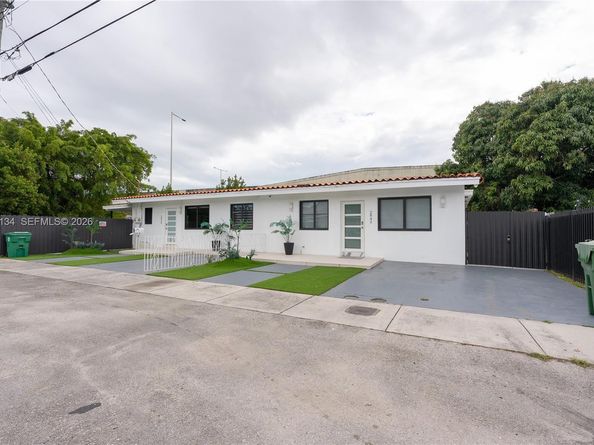 2840-2842 NW 13th St, Miami FL 33125
