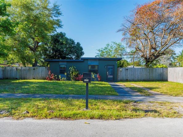 1030 NW 141st St, Miami FL 33168