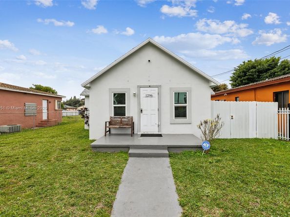 1296 NW 72nd St, Miami FL 33147