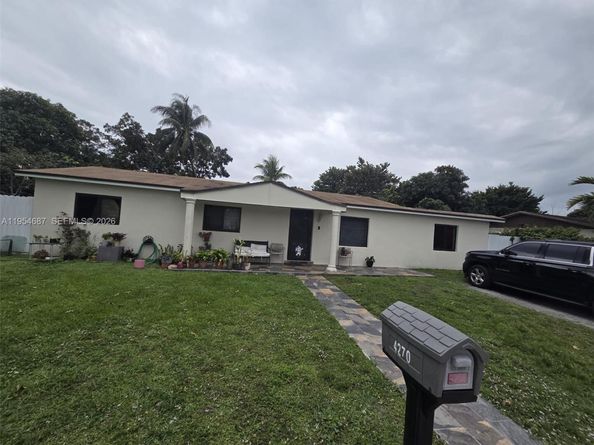 4270 NW 198th St, Miami Gardens FL 33055