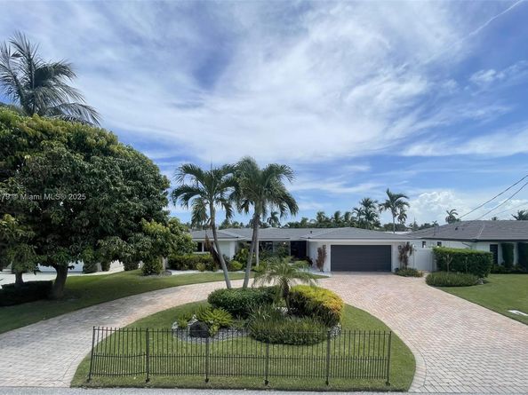 2740 NE 6th St, Pompano Beach FL 33062