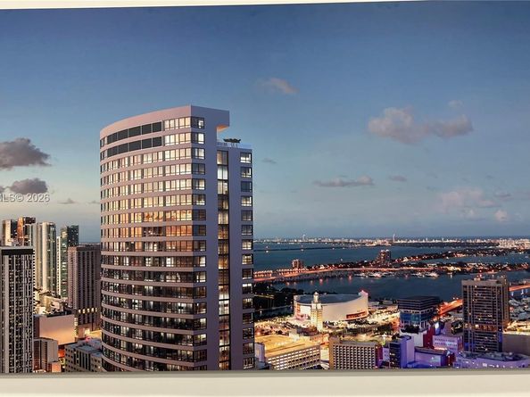 225 N Miami Ave 905, Miami FL 33128