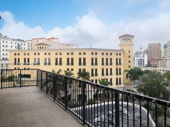 55 Merrick Way 812, Coral Gables FL 33134