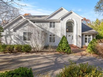 16 Georgica Woods Lane