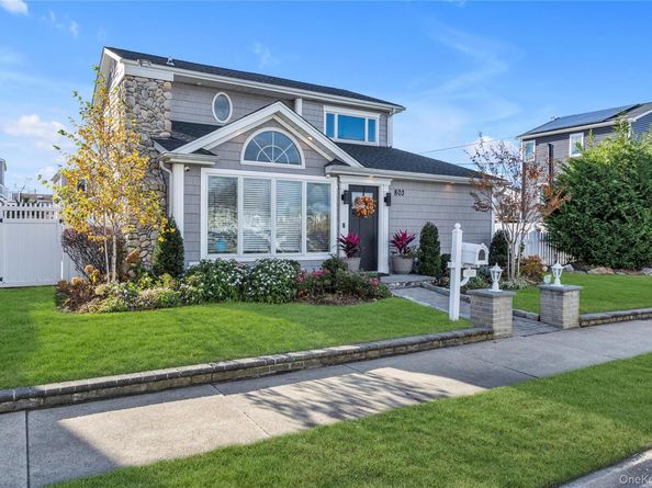 803 S 7th Street, Lindenhurst NY 11757