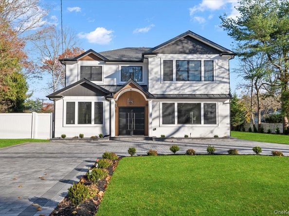 1130A Carlls Straight Path, Dix Hills NY 11746