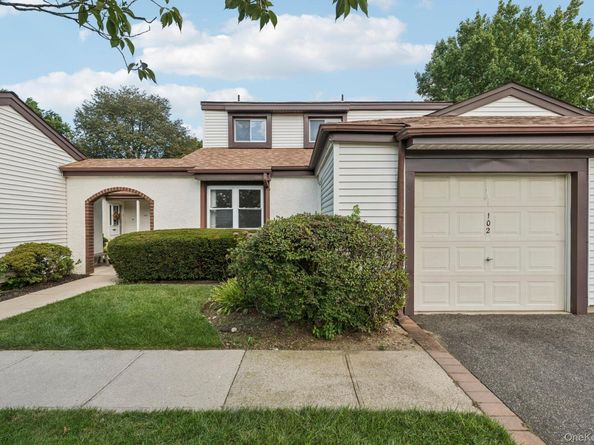 102 Gotham Way, Saint James NY 11780