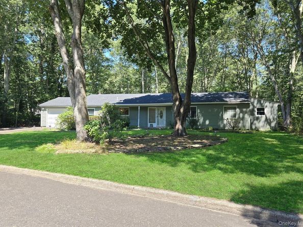 3 Ross Court, Manorville NY 11949