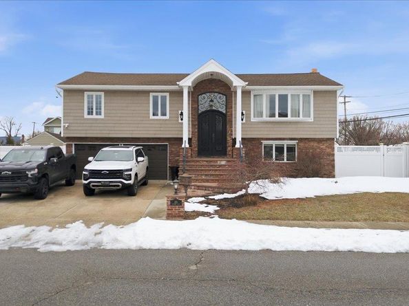 101 Jetmore Place, Massapequa NY 11758