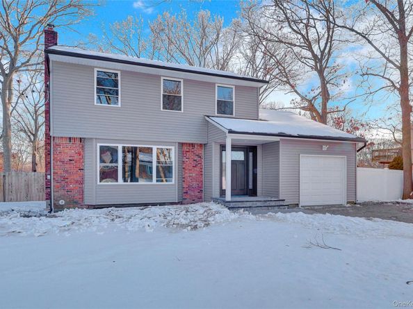 2 Cheshire Drive, Farmingville NY 11738