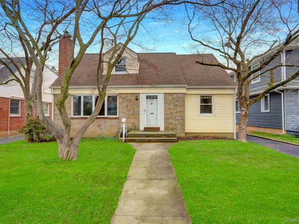 892 Bryant Avenue, New Hyde Park NY 11040