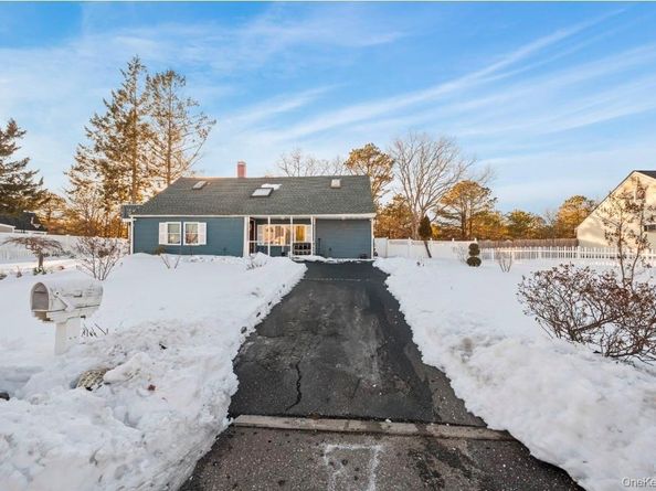 68 S Village Drive, Bellport NY 11713
