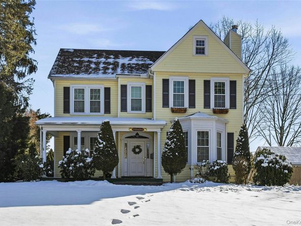 13 Walnut Street, Glen Head NY 11545