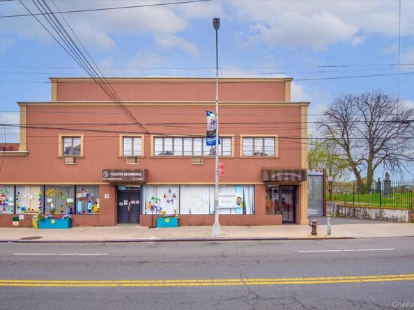 7252 Metropolitan Avenue 3C, Middle Village NY 11379