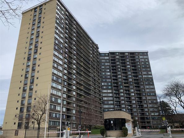 2 Bay Club Drive 17P, Bayside NY 11360