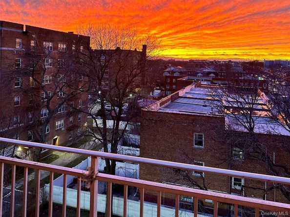 87-10 149th Avenue 5D, Howard Beach NY 11414