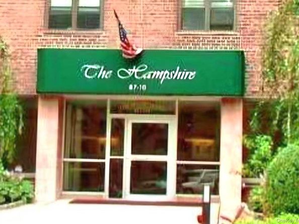 87-10 204 B61, Hollis NY 11427