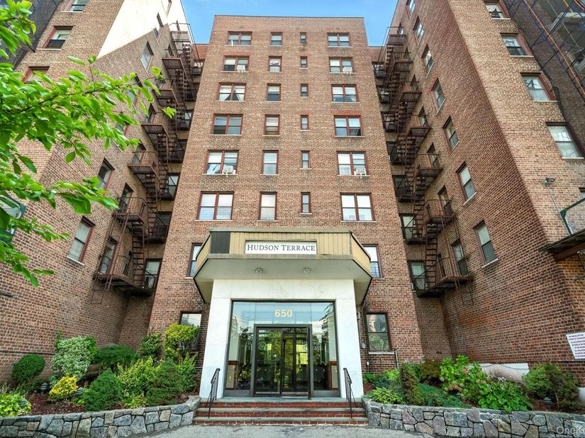 650 Warburton Avenue 6M, Yonkers NY 10701