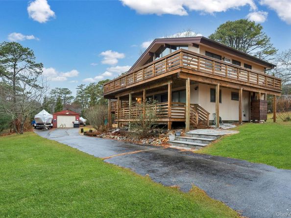 5 Victoria Drive, Hampton Bays NY 11946