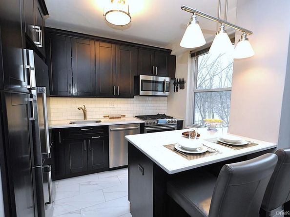 281 Garth Road A5L, Scarsdale NY 10583