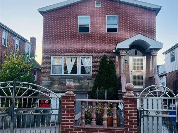 43-44 195th Street, Flushing NY 11358