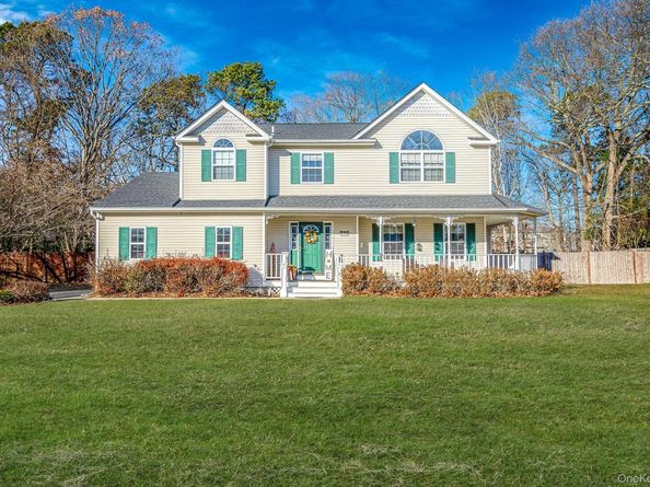 9 Minto Court, Centereach NY 11720