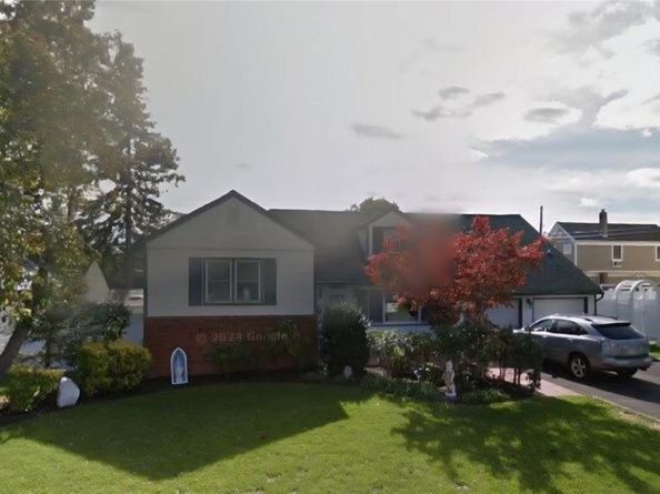 159 Avon Place, West Hempstead NY 11552