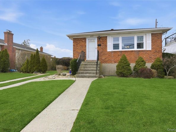 3292 Murdock Avenue, Oceanside NY 11572