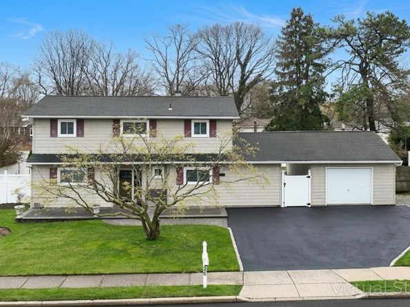 26 Stevenson Place, Deer Park NY 11729