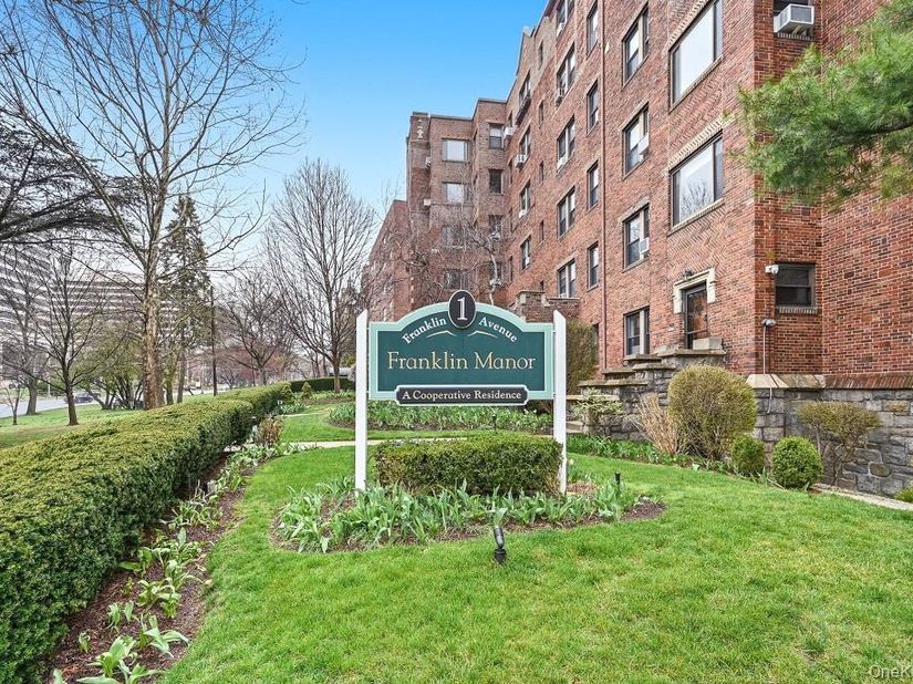 1 Franklin Avenue 1D, White Plains NY 10601