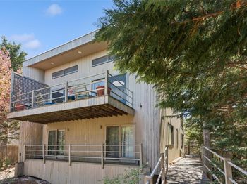 287 Bay Walk