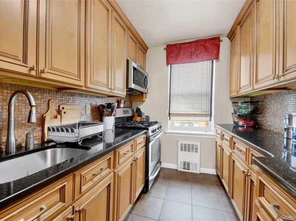 300 N Broadway 6L, Yonkers NY 10701