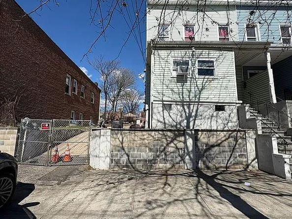 106-13 34th Avenue, Corona NY 11368