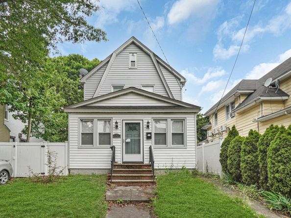 104-28 201 Street, Saint Albans NY 11412