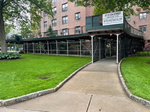 87-10 204 204 steet A62, Hollis NY 11423